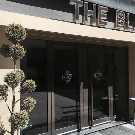 Hotel The Black