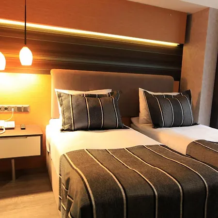 Hotel The Black