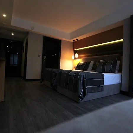 Hotel The Black