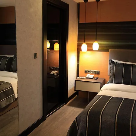 The Black Hotel 3*