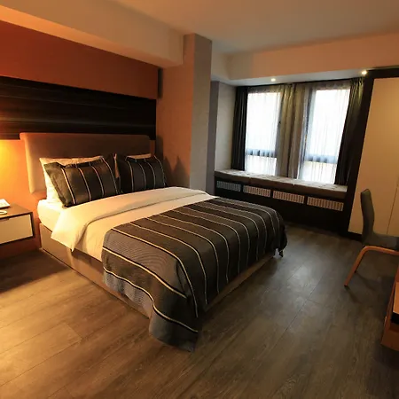 Hotel The Black 3*