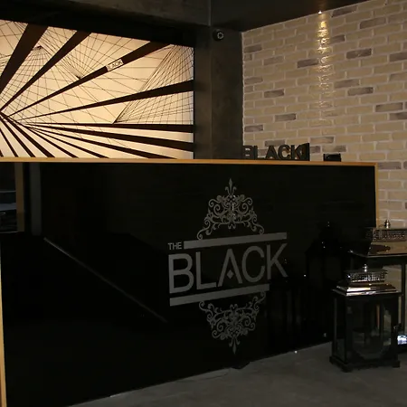 Hotel The Black