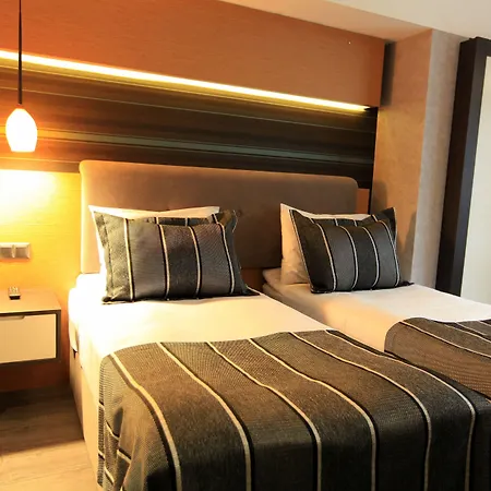 The Black Hotel 3*