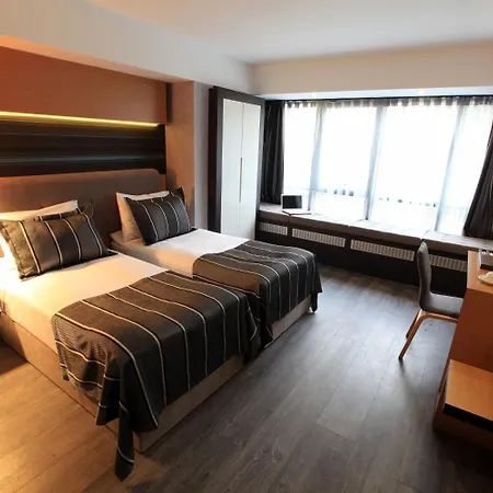 The Black Hotel 3*