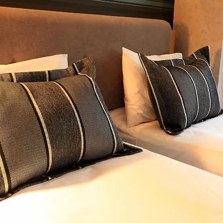 Hotel The Black 3*