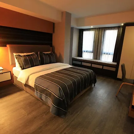 The Black Hotel 3*