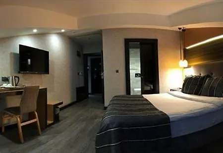 The Black Hotel 3*