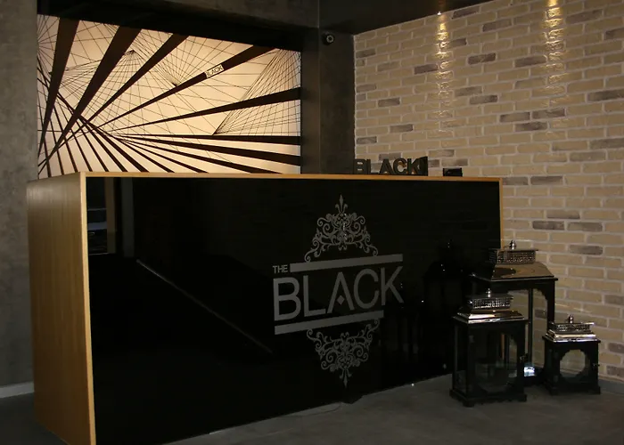 Hotel The Black